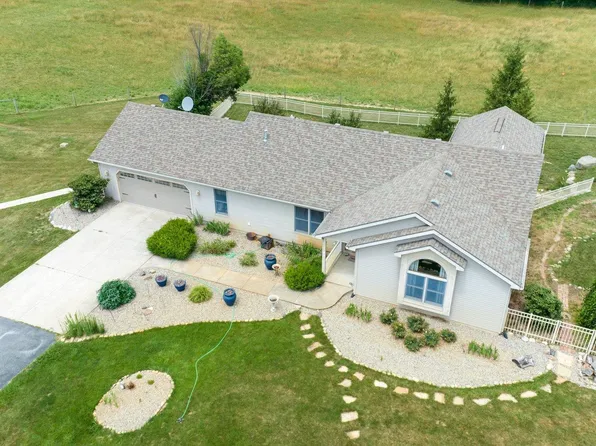 738 County Road 71, Butler, IN 46721