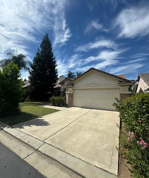 2718 E Darlington Ct — Photo 2
