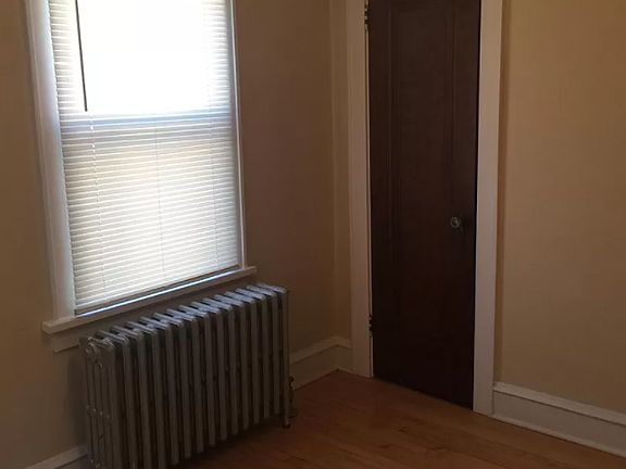 5th image of 1710 E Menlo Blvd #1710