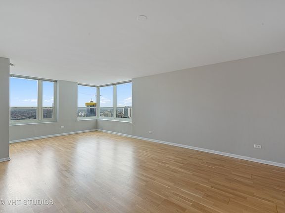 4th image of 345 N La Salle Dr APT 4207