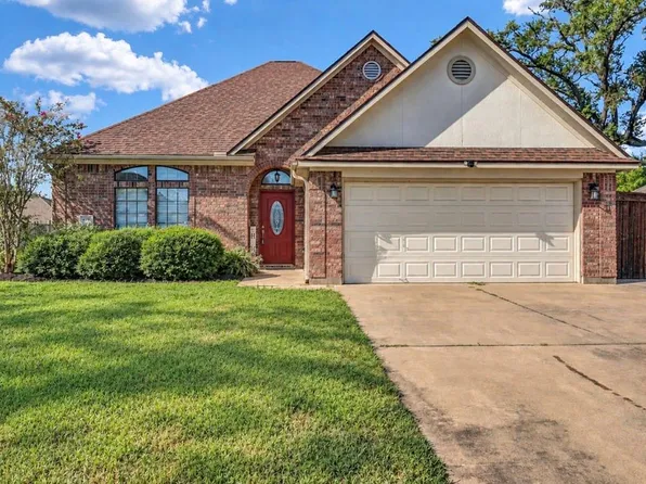 714 Moore St, Richwood, TX 77566