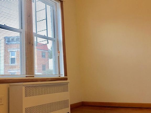 4th image of 3163 44th St #1F