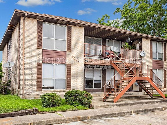 3rd image of 4021 Briar Hollow Dr APT 3