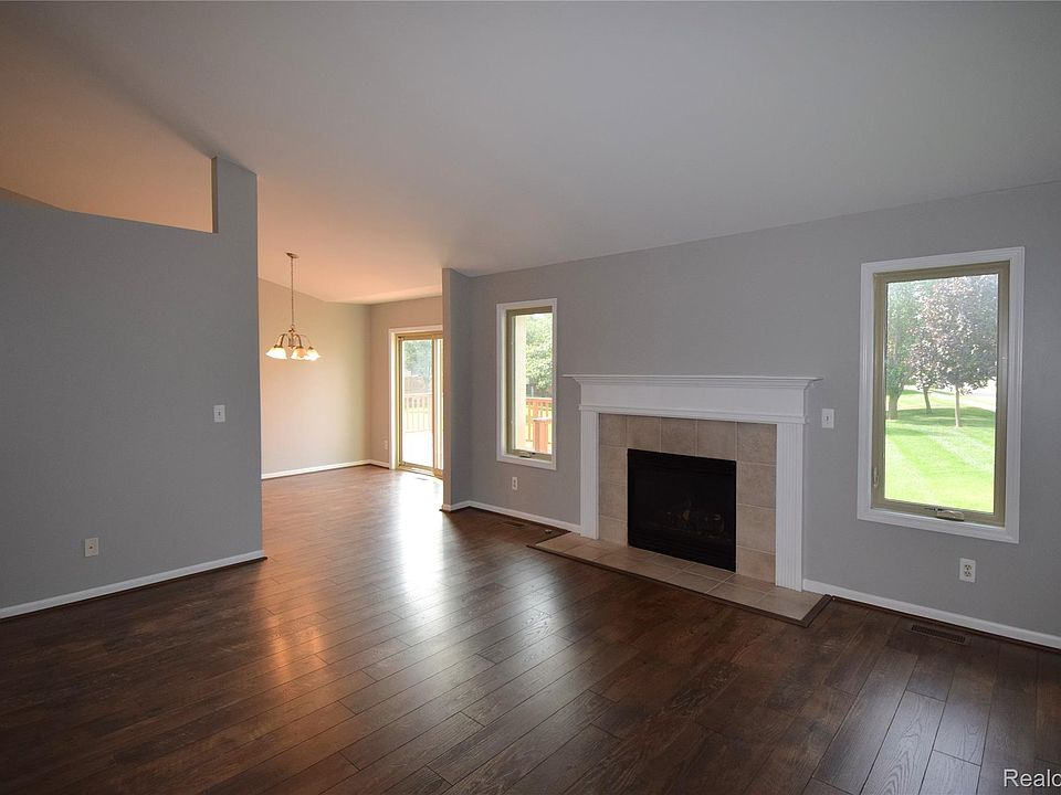 30112 Raintree Cir, photo 2