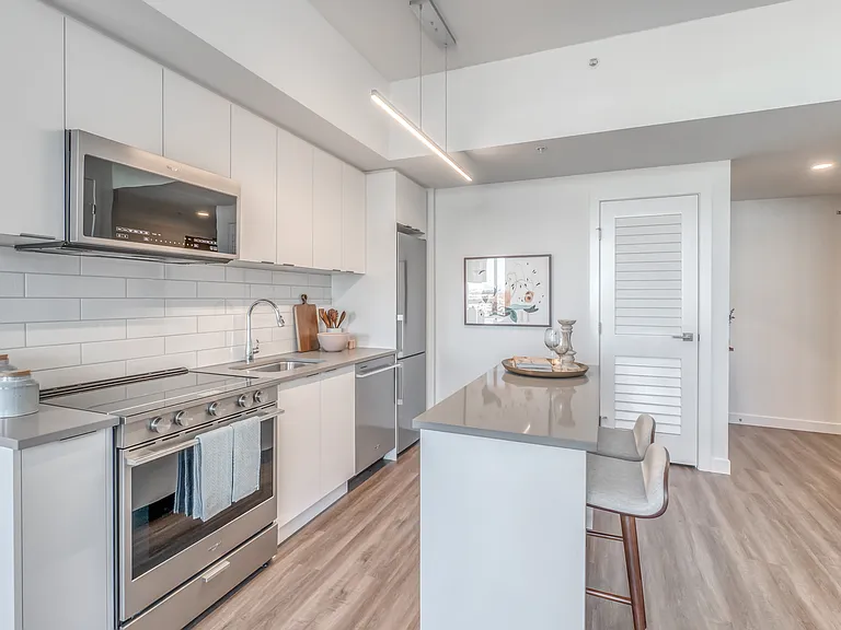 1229 Macleod Trl SE — Photo 32