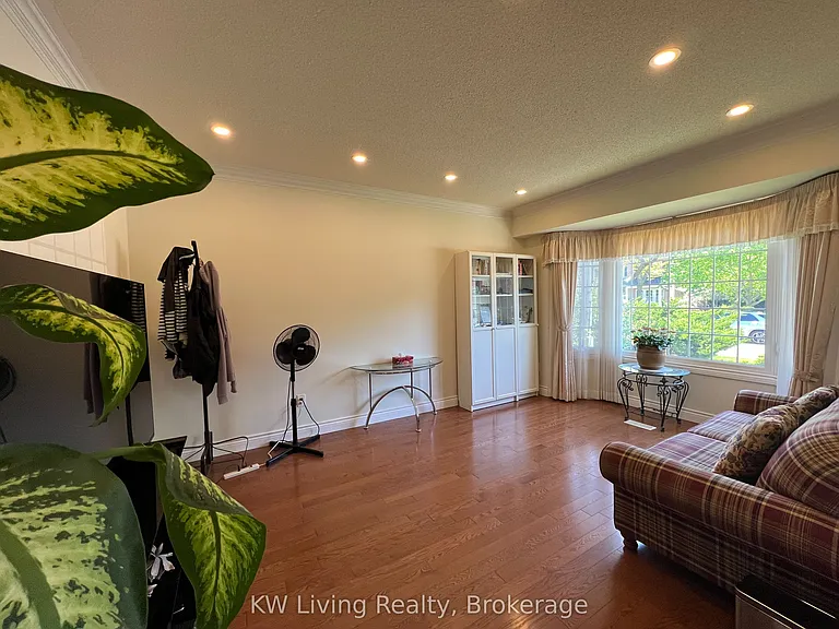 2055 Hadfield Ct — Photo 5