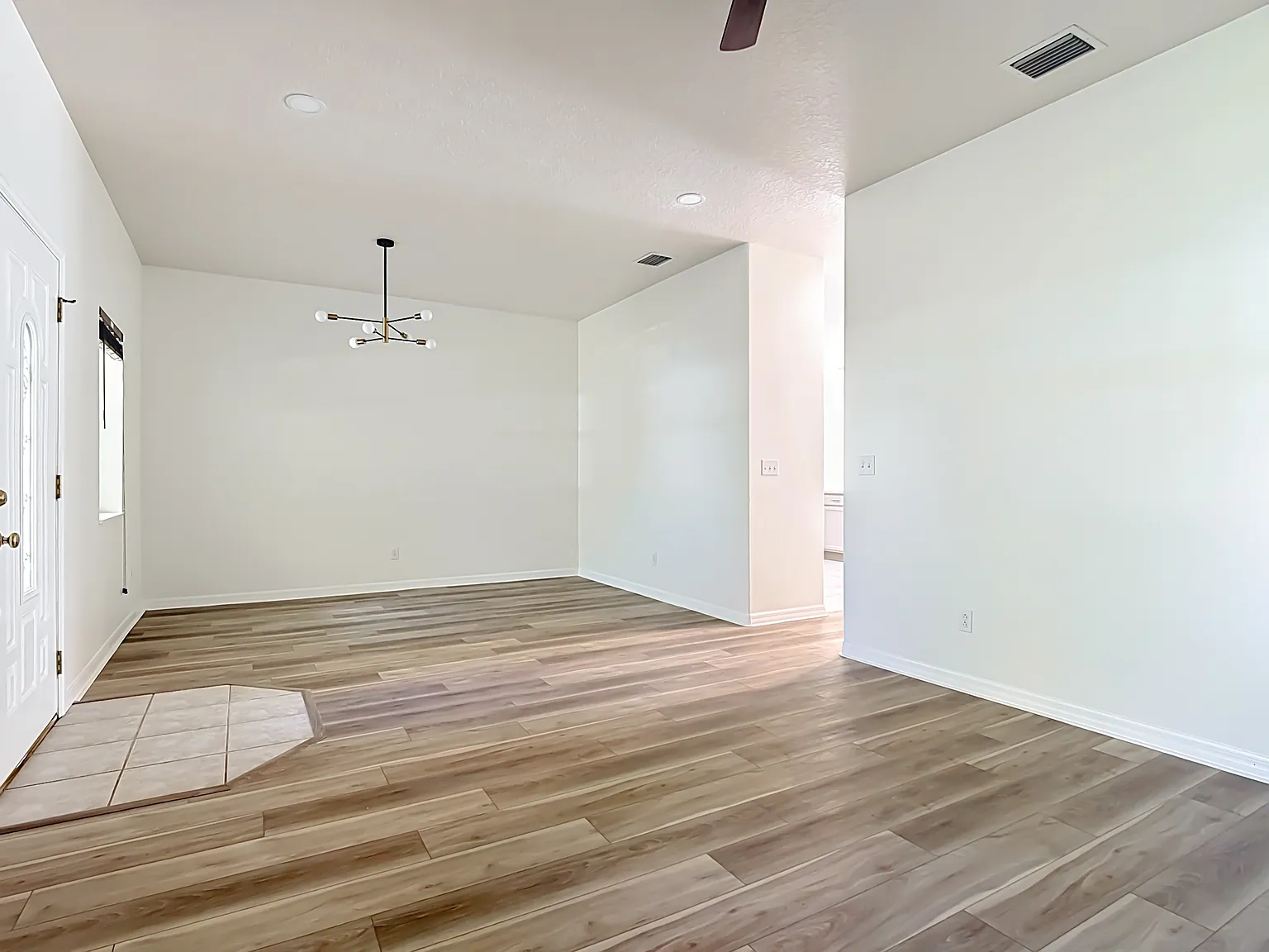 2155 Barratt Ct — Photo 3