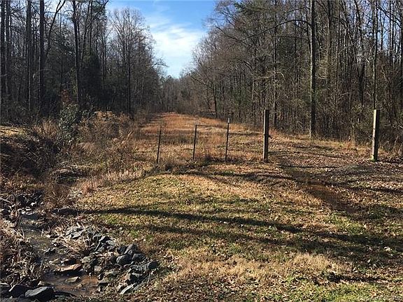 2nd image of 9101 Pinenoll Ln