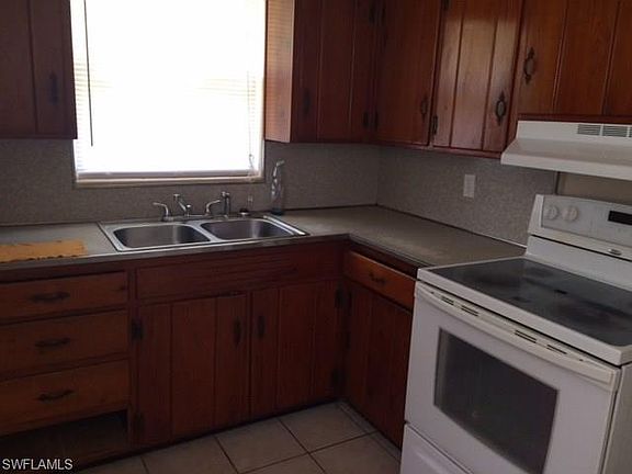 2nd image of 3045 Grand Ave