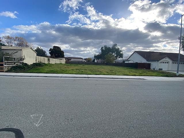 2nd image of 231 Bundeson Dr
