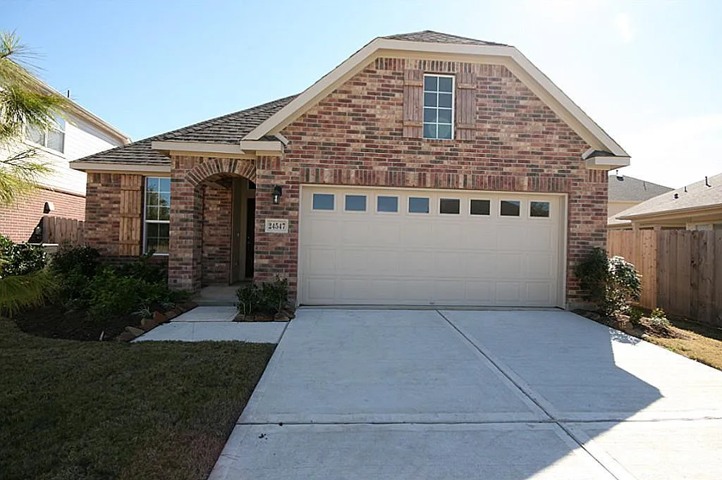 3 bed, 2.0 bath, 2248 sqft, $2,395 — Photo 1