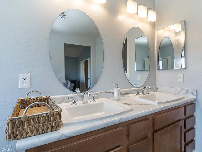 13168 W Monte Vista Dr — Photo 34