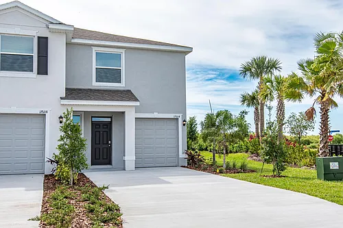 17604 Crescent Moon Loop Photo 1