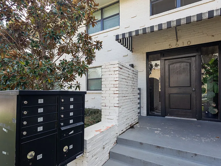 5609 Ross Ave — Photo 12