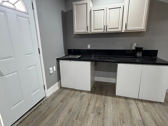 3rd image of 420 Mount Hood Ct #B