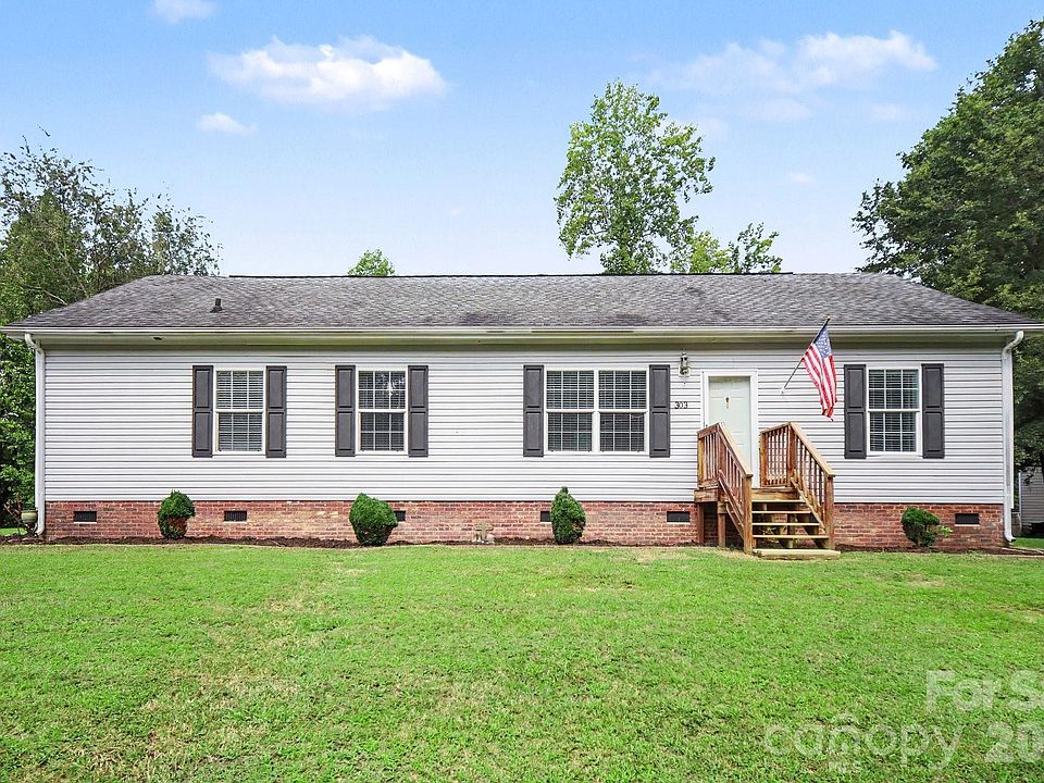 1st image of 303 Hardin Cir