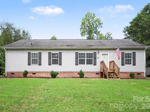 303 Hardin Cir, Grover, NC 28073