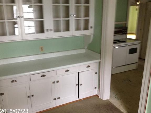 4th image of 1011 Church St