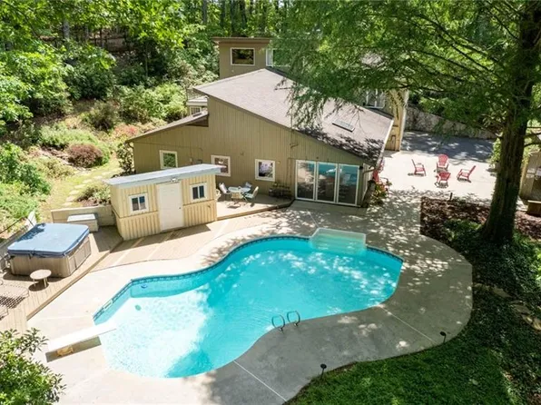 3400 Vienna Dozier Rd, Pfafftown, NC 27040