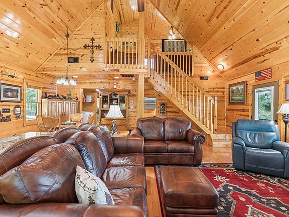 12th image of 1055 Carolina Fox Cir