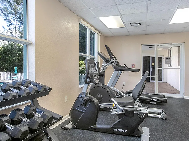 Calusa Cove Apartment Homes — Photo 6