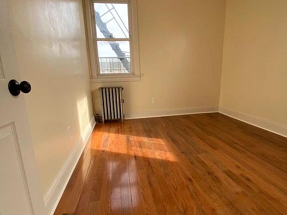 4th image of 106-29 154th St Floor 2
