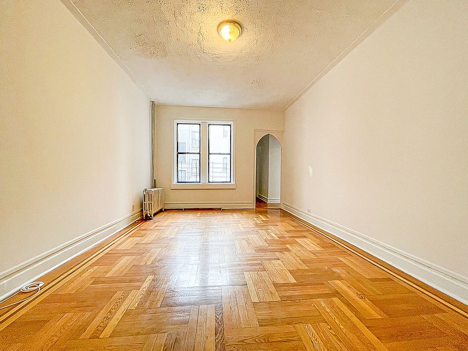 1st image of 2121 Westbury Ct APT 5L