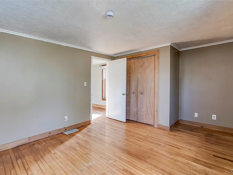 544 S Mechanic St — Photo 25