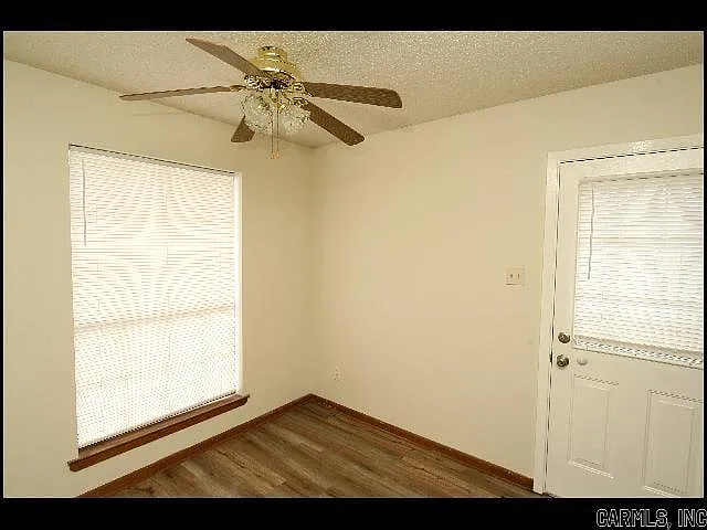4 bed, 2.0 bath, 1418 sqft, $1,200 — Photo 4
