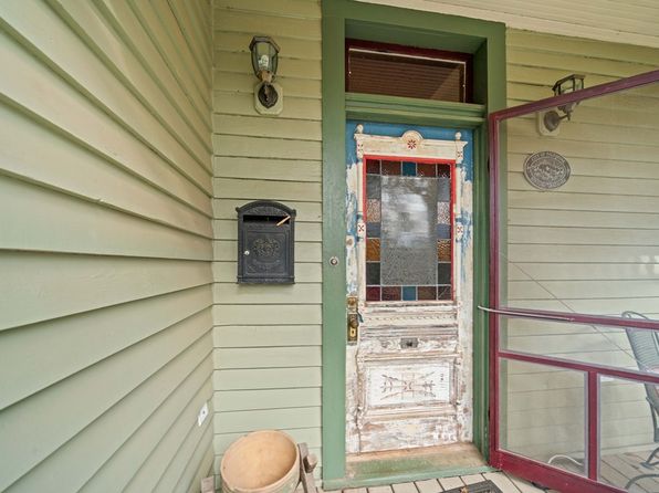 209 W Pine St, Palestine, TX 75801