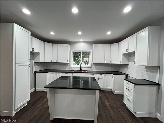 2nd image of 162 Riverside Dr