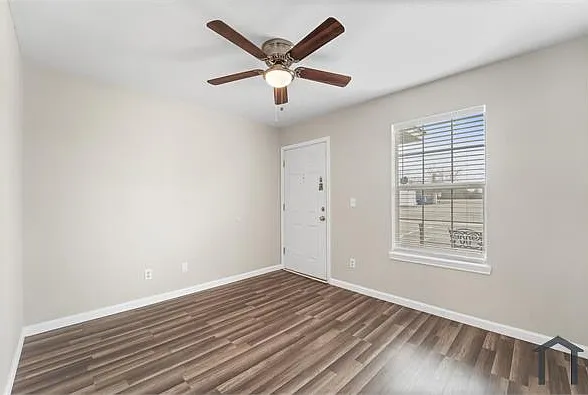 2 bed, 547 sqft, $1,095 — Photo 2
