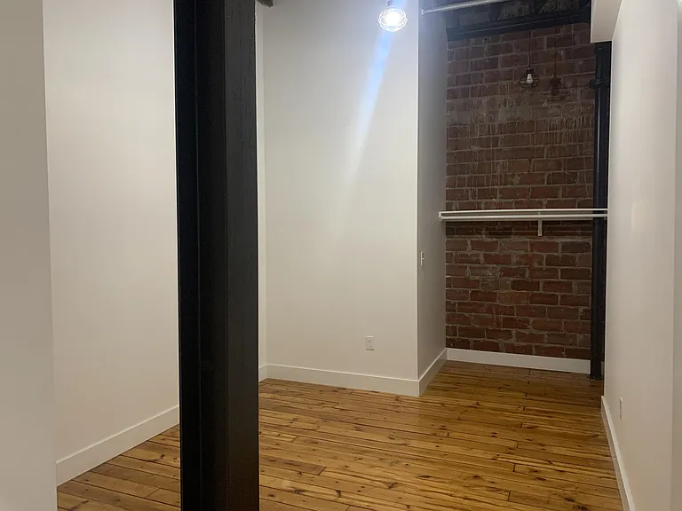 240 1st St NE #4 — Photo 19