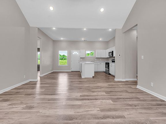 4th image of 165 Bass Ave