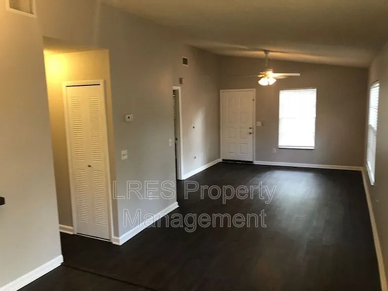 1406 Northlake Dr #1406 — Photo 10