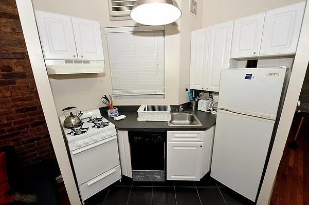 Rented by Bond New York | media 22