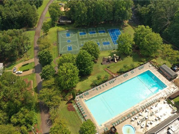1040 Trailwinds Dr, Westminster, SC 29693