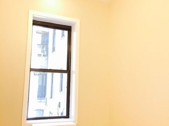 3rd image of 117 Jefferson Ave #I7