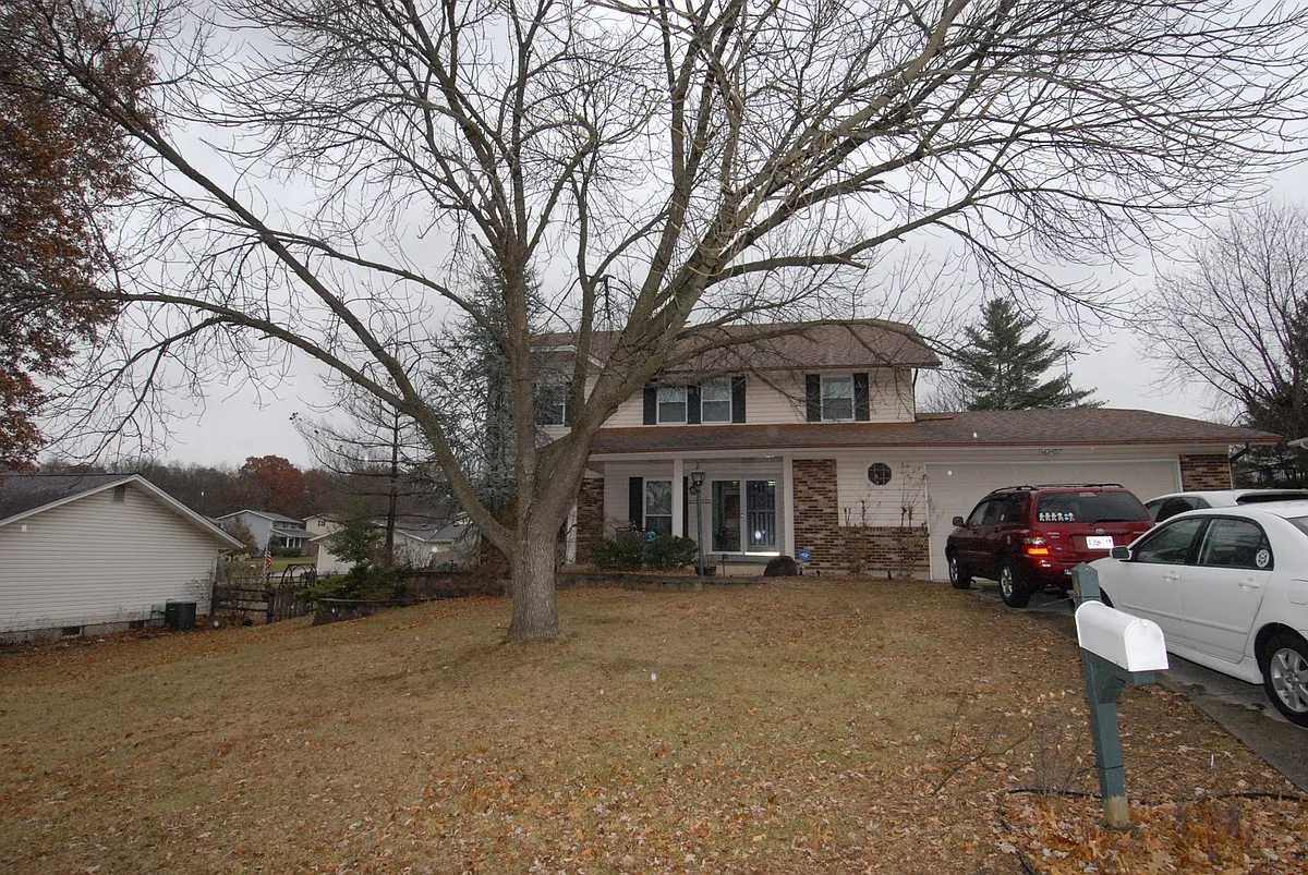 Building Photo - 4 Oak Park Dr