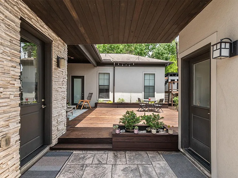 5655 Locke Ln — Photo 36