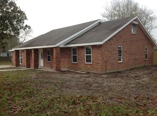 208 Four Point Dr, Raceland, LA 70394