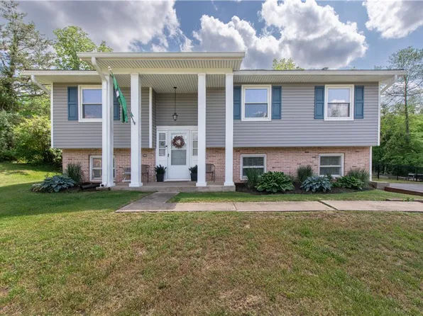 10 Evangeline Dr, Birdsboro, PA 19508