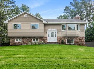 5 Briarcliff Ln, Glen Cove, NY 11542