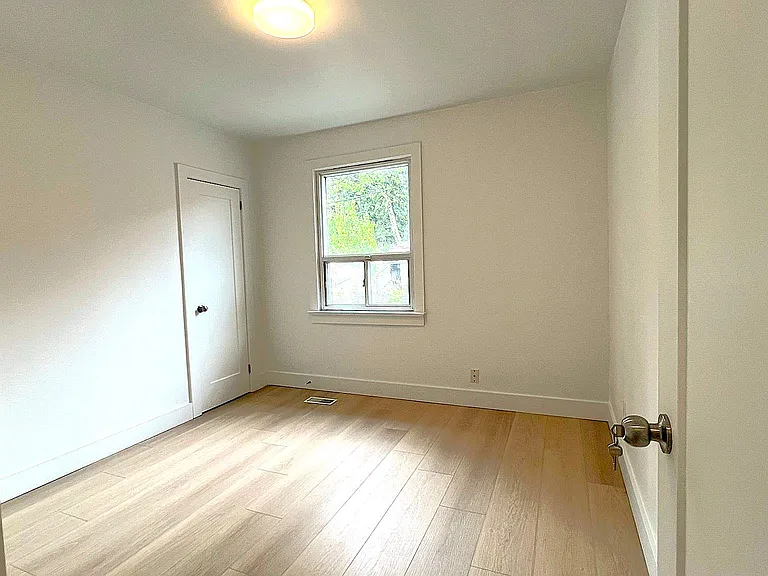 979 Danforth Rd — Photo 8