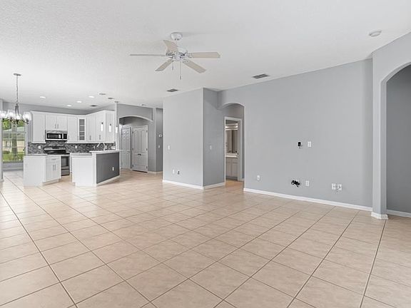 4th image of 151 Savannah Park Loop