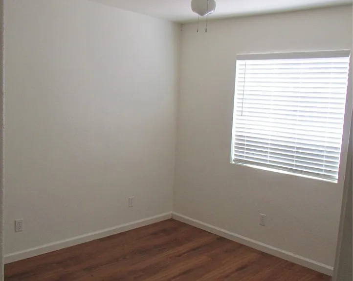 432 Harbor Dr — Photo 6