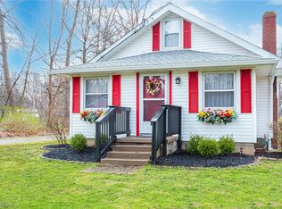 2751 Sanitarium Rd, Akron, OH 44312