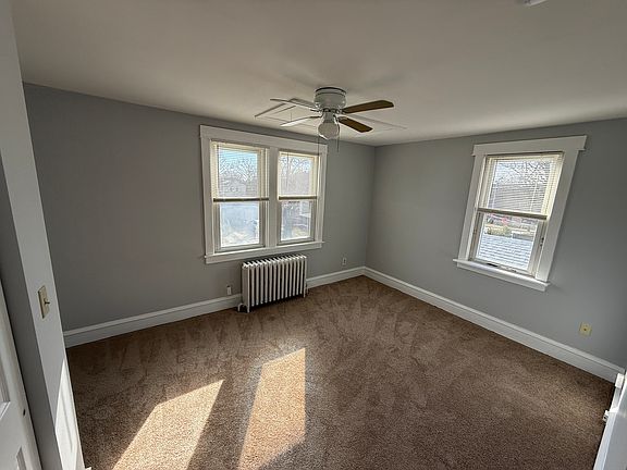 5th image of 297 W Greenwood Ave