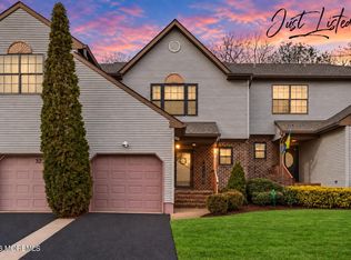 324 Oak Knoll Drive, Manalapan, NJ 07726
