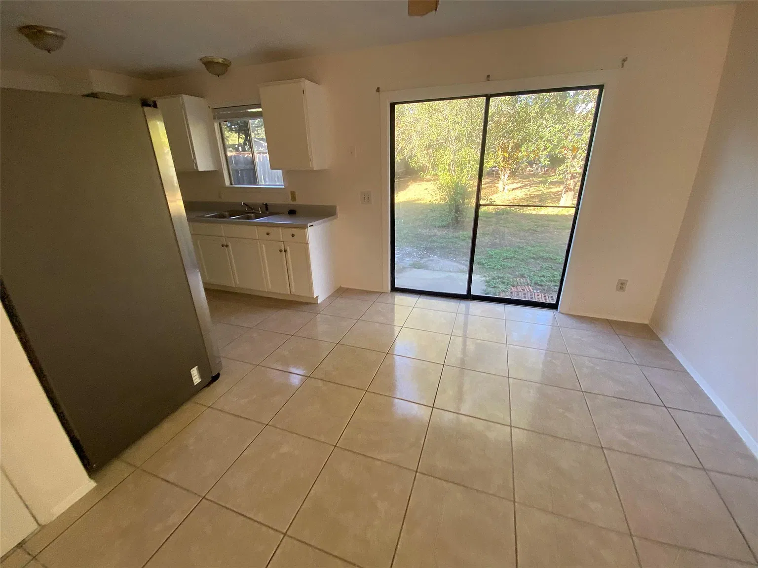 3 bed, 1.5 bath, 1050 sqft, $1,750 — Photo 3